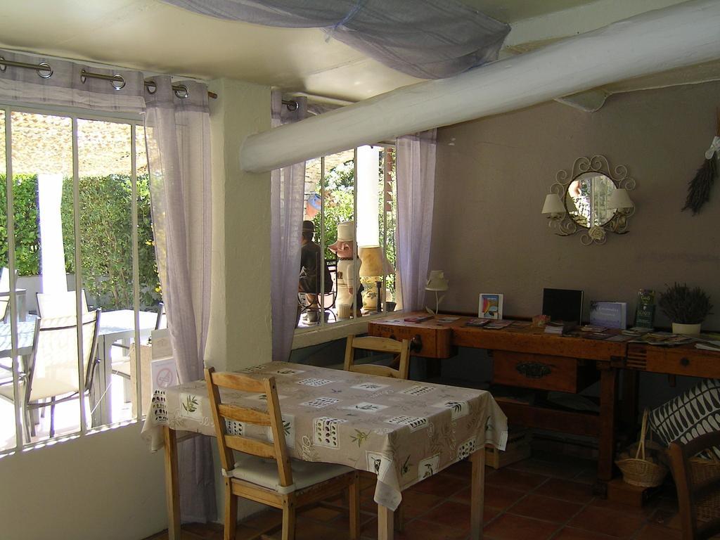 Mas La Provence Bed and Breakfast LʼIsle-sur-la-Sorgue Buitenkant foto