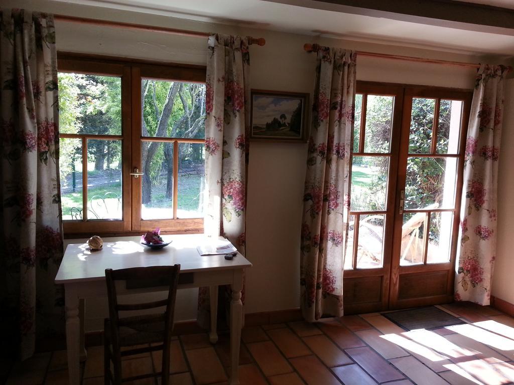 Mas La Provence Bed and Breakfast LʼIsle-sur-la-Sorgue Kamer foto