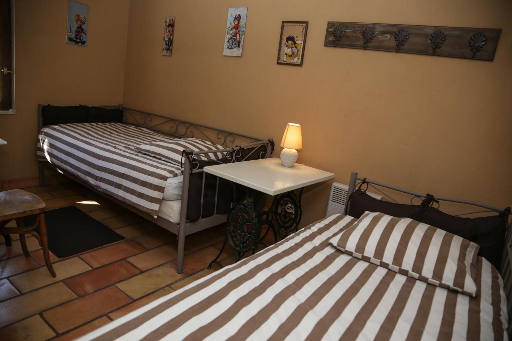 Mas La Provence Bed and Breakfast LʼIsle-sur-la-Sorgue Kamer foto
