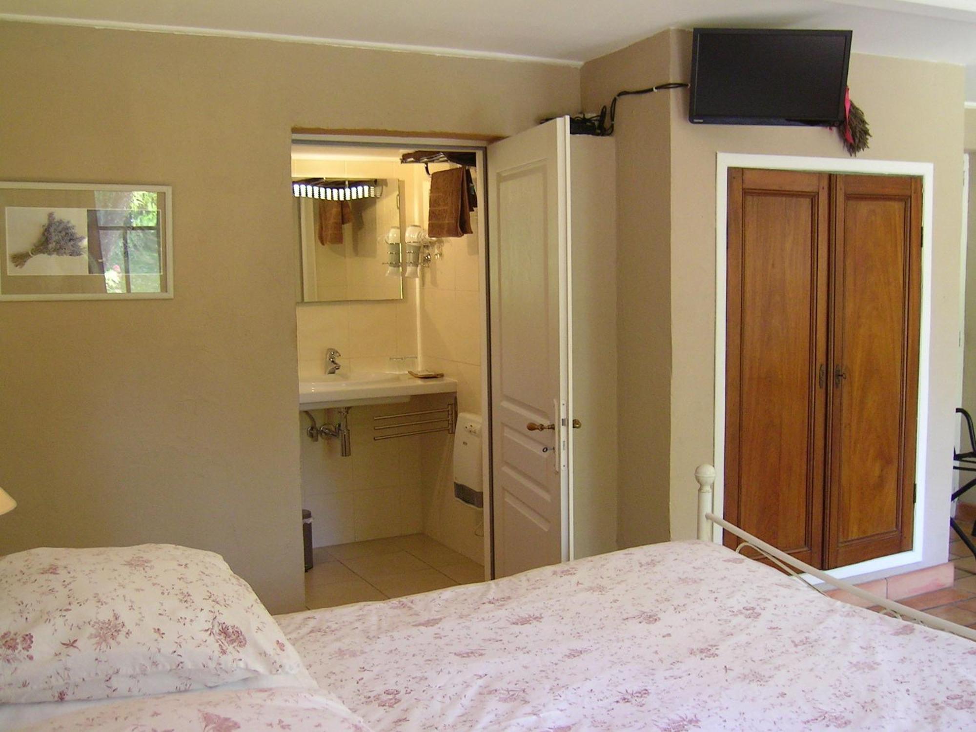 Mas La Provence Bed and Breakfast LʼIsle-sur-la-Sorgue Kamer foto