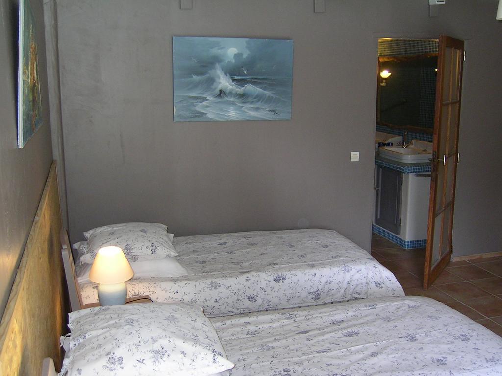 Mas La Provence Bed and Breakfast LʼIsle-sur-la-Sorgue Kamer foto