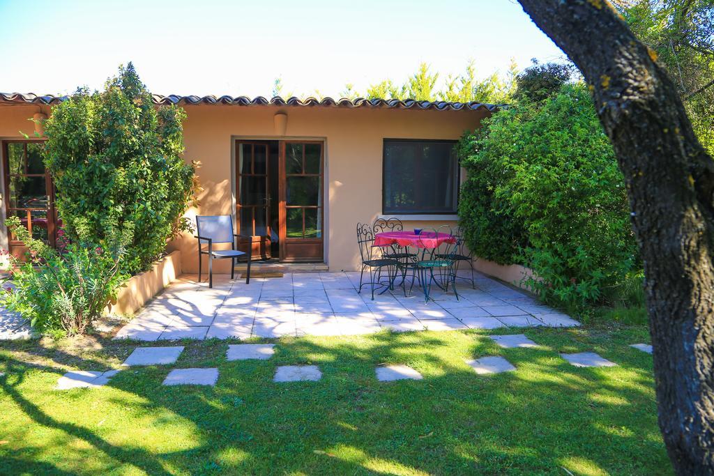 Mas La Provence Bed and Breakfast LʼIsle-sur-la-Sorgue Buitenkant foto