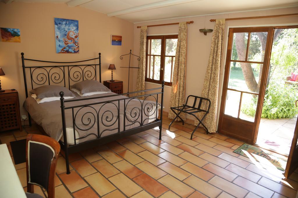 Mas La Provence Bed and Breakfast LʼIsle-sur-la-Sorgue Buitenkant foto
